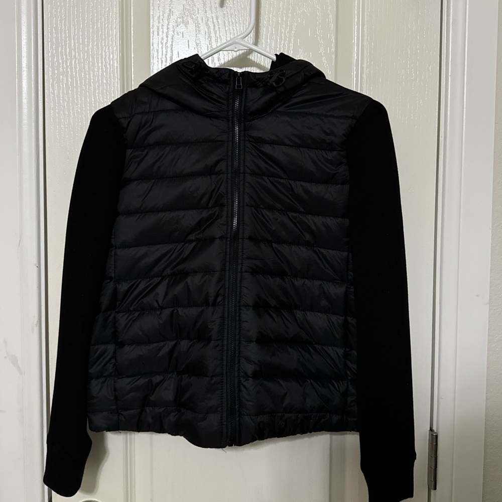 Black Puffer Jacket With A Hood XS/0